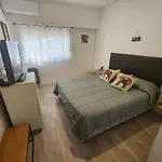 Casita A Metros Del Parque Independencia Con Garaje Incluido