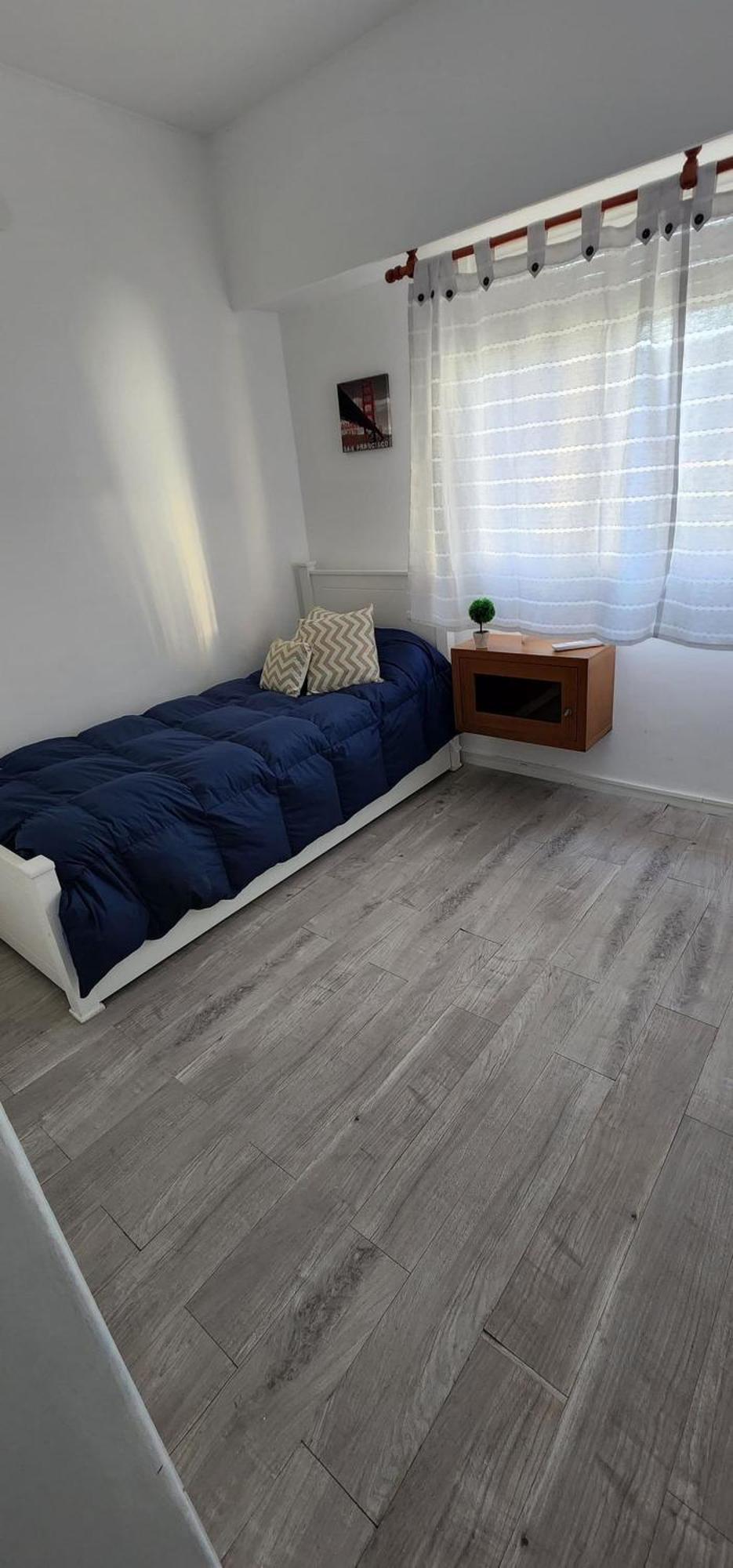 Casita A Metros Del Parque Independencia Con Garaje Incluido * Rosario
