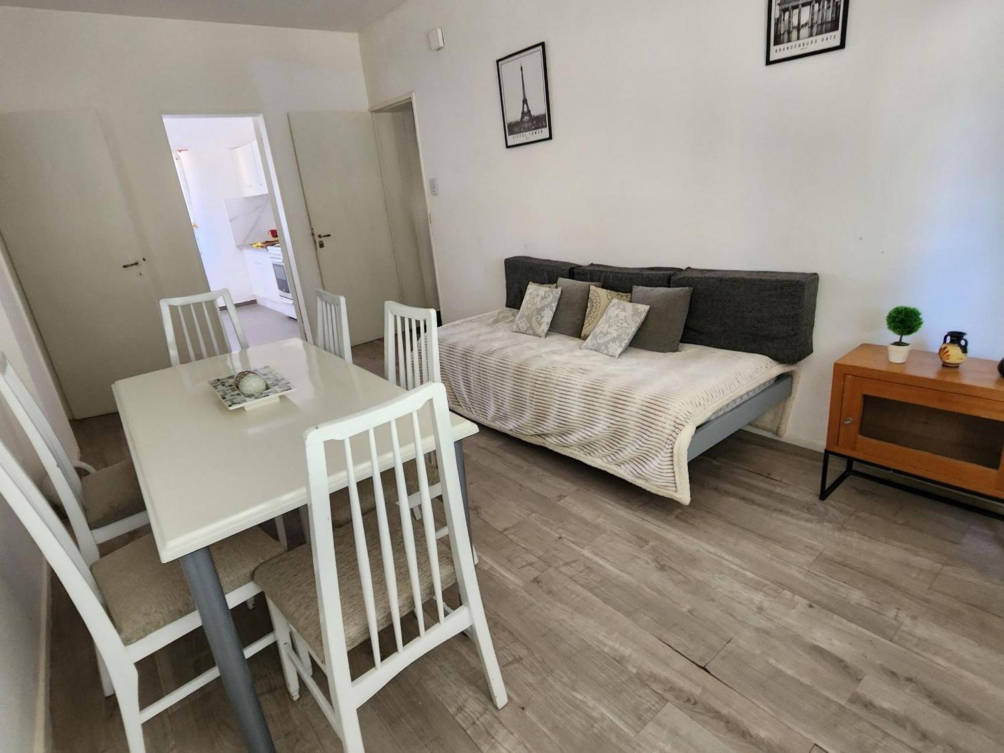 Holiday home Casita A Metros Del Parque Independencia Con Garaje Incluido