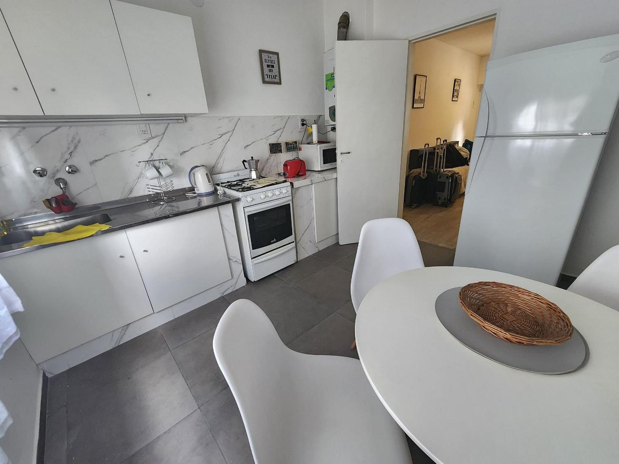 Casita A Metros Del Parque Independencia Con Garaje Incluido Holiday home Rosario