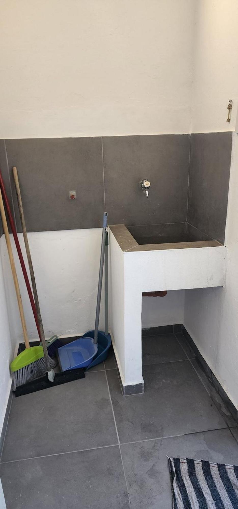 Casita A Metros Del Parque Independencia Con Garaje Incluido *